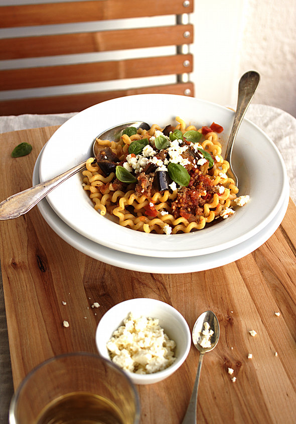 Bolognese with roasted eggplant - foodforfreude_IMG_5386_cr